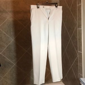 Izod Golf Pants 32x32. Khaki.